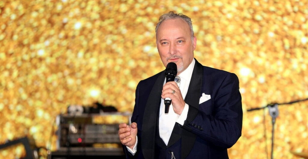 Peter Corry Performing on stage